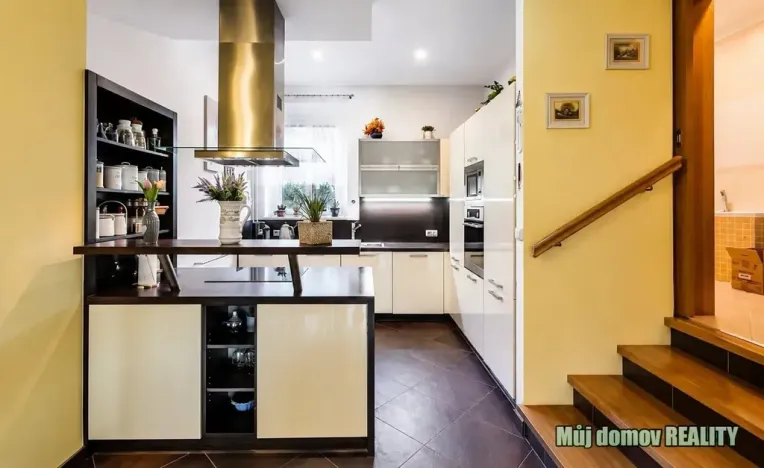 Pronájem vily, Praha - Písnice, 1300 m2