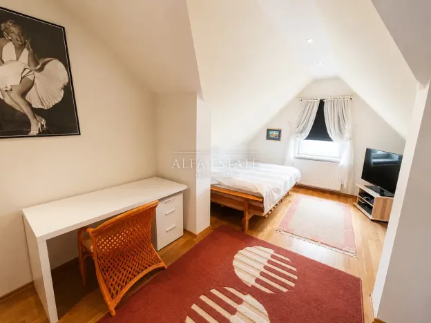 Prodej bytu 3+1, Karlovy Vary, Raisova, 110 m2