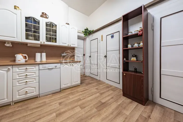 Pronájem bytu 3+1, Praha - Žižkov, Hartigova, 75 m2