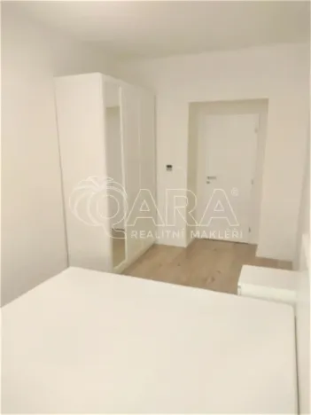 Pronájem bytu 2+kk, Praha - Holešovice, Jirečkova, 48 m2