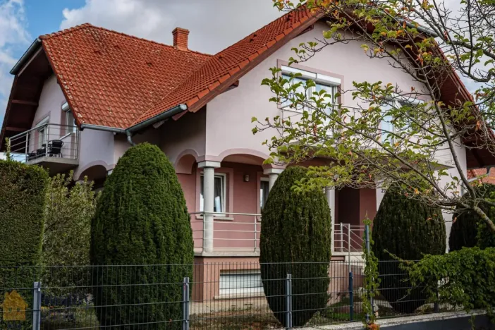 Prodej ubytování, Buk, Kristály utca, 429 m2