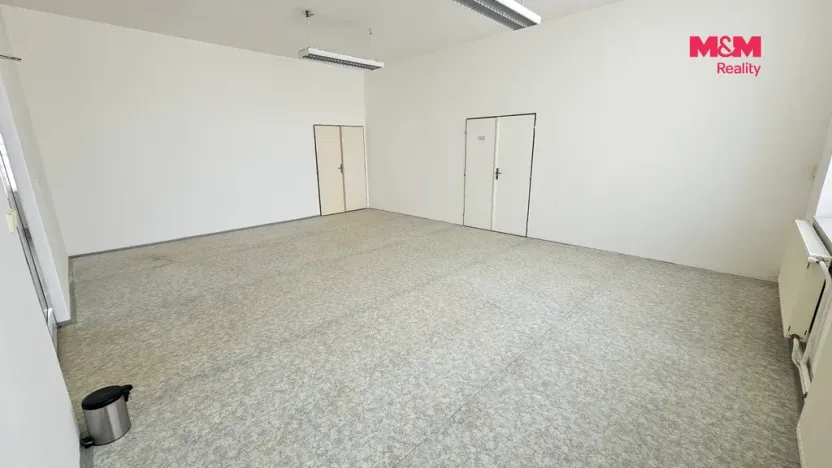 Pronájem kanceláře, Krnov - Pod Cvilínem, Chářovská, 348 m2