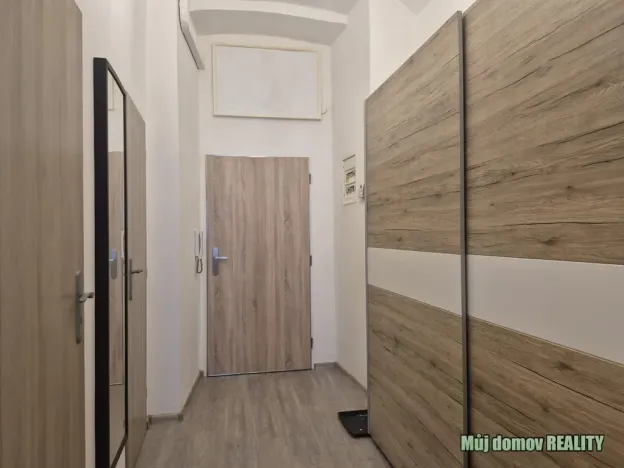 Pronájem bytu 2+kk, Praha - Karlín, 45 m2