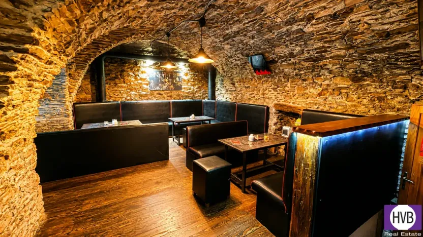 Pronájem komerční nemovitosti, Čáslav, nám. Jana Žižky z Trocnova, 360 m2