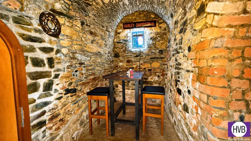 Pronájem komerční nemovitosti, Čáslav, nám. Jana Žižky z Trocnova, 360 m2
