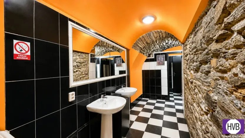 Pronájem komerční nemovitosti, Čáslav, nám. Jana Žižky z Trocnova, 360 m2