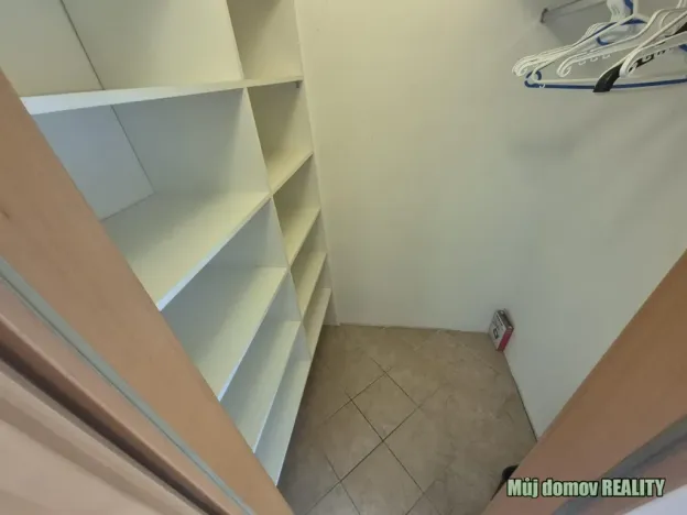 Pronájem bytu 2+kk, Praha - Kunratice, Merhoutova, 60 m2