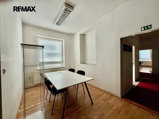 Pronájem kanceláře, Plzeň, Jedlová, 400 m2