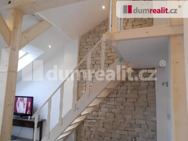 Pronájem bytu 1+1, Praha - Žižkov, Seifertova, 42 m2