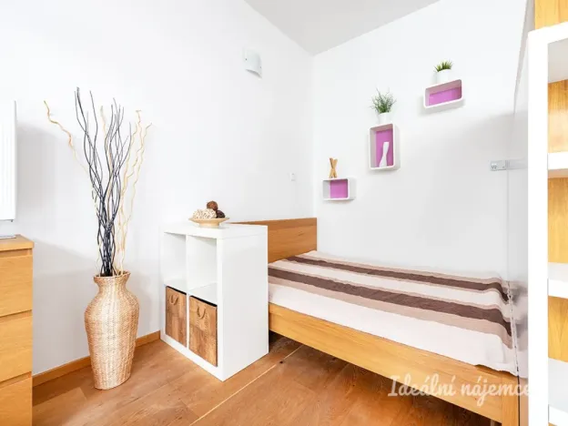 Pronájem bytu 1+kk, Praha - Vinohrady, Uruguayská, 47 m2