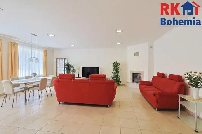 Prodej rodinného domu, Šestajovice, U Pole, 266 m2