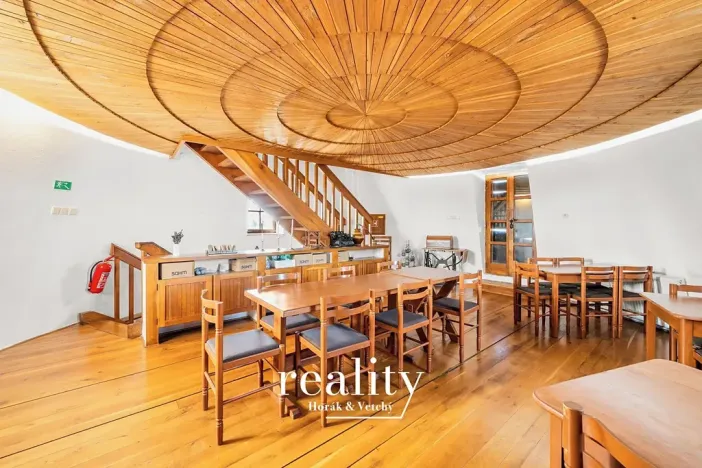 Prodej restaurace, Lesná, 450 m2
