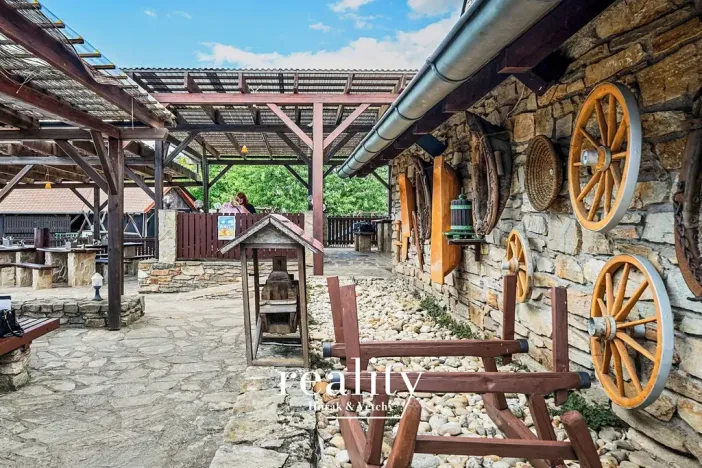 Prodej restaurace, Lesná, 450 m2