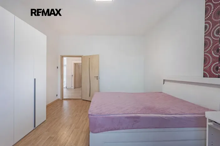 Pronájem bytu 4+kk, Praha - Smíchov, Pod tratí, 111 m2