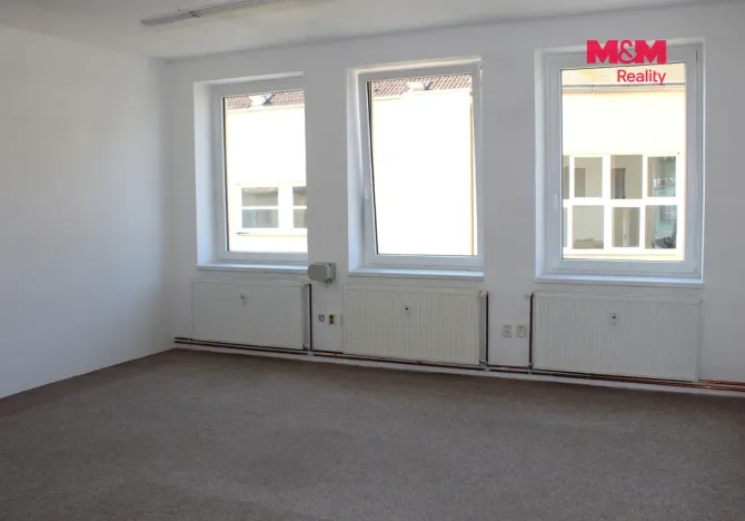 Pronájem kanceláře, Nová Paka, Komenského, 27 m2