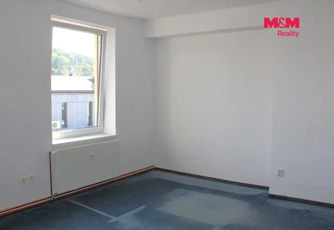 Pronájem kanceláře, Nová Paka, Komenského, 19 m2