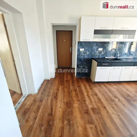 Pronájem bytu 2+1, Děčín - Děčín II-Nové Město, Kamenická, 70 m2