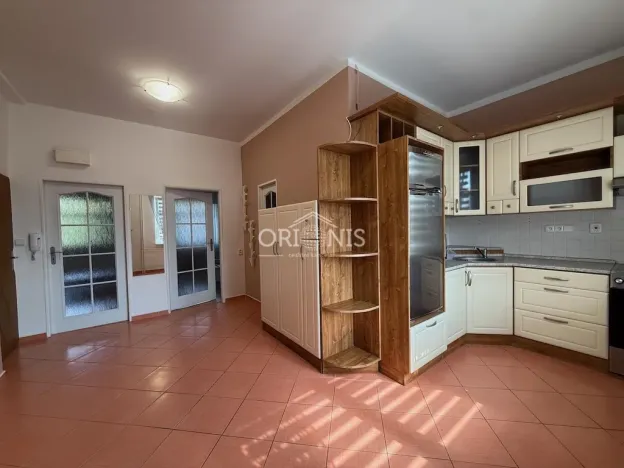 Pronájem bytu 2+1, Chomutov, náměstí Dr. Beneše, 60 m2