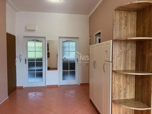 Pronájem bytu 2+1, Chomutov, náměstí Dr. Beneše, 60 m2