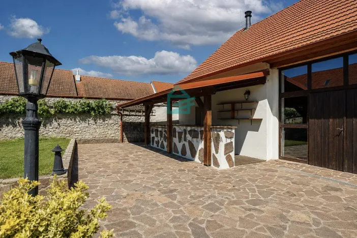 Prodej chaty, České Budějovice - České Budějovice 7, nám. Bratří Čapků, 450 m2