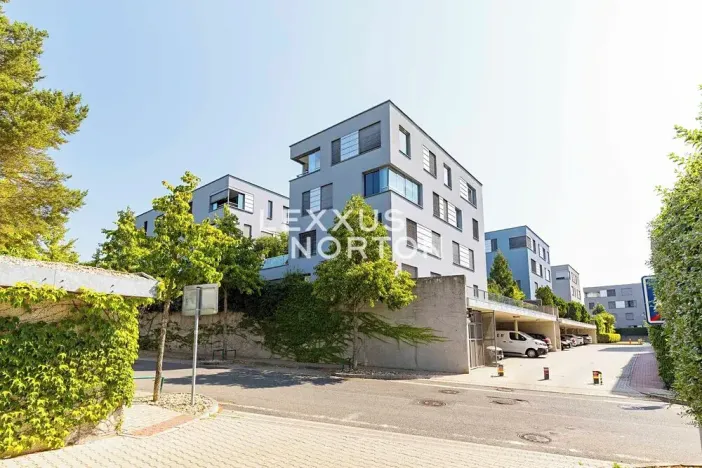 Pronájem bytu 2+kk, Praha - Prosek, Valečovská, 56 m2