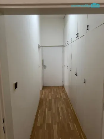Pronájem kanceláře, Praha, Domažlická, 48 m2