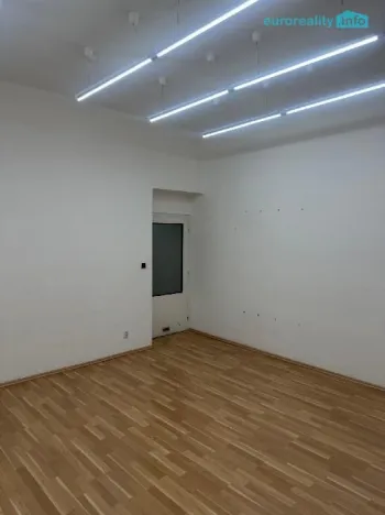 Pronájem kanceláře, Praha, Domažlická, 48 m2