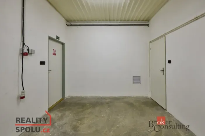 Pronájem skladu, Mnichovo Hradiště, Jiráskova, 450 m2