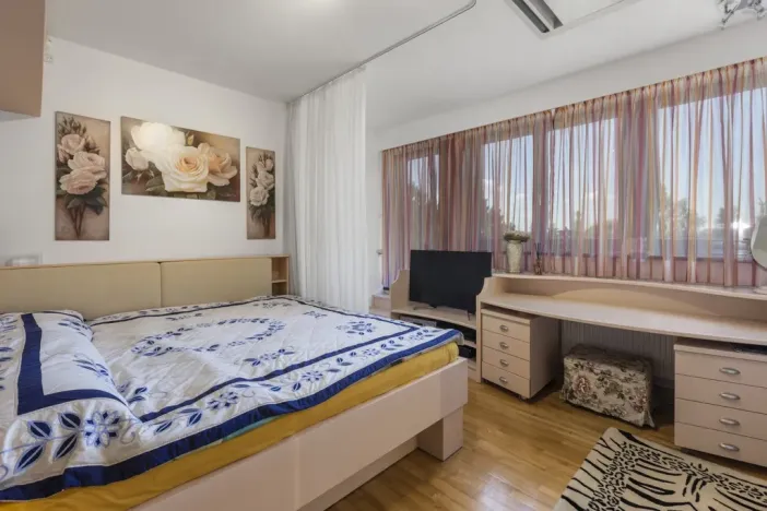 Prodej rodinného domu, Ráby, 718 m2