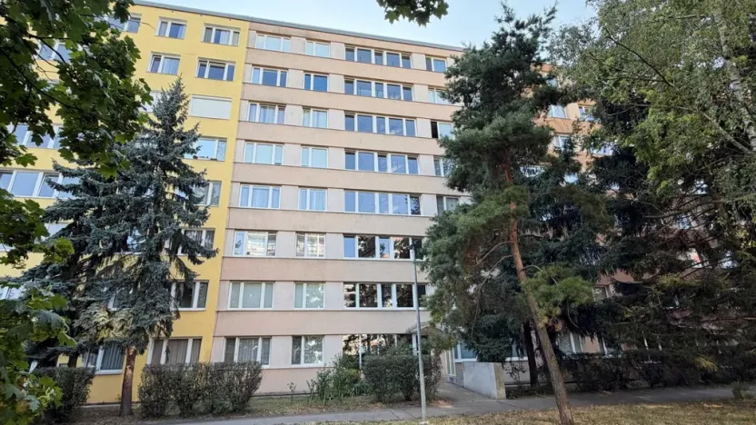 Pronájem bytu 1+kk, Praha - Podolí, Kaplická, 33 m2