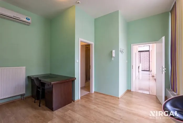 Prodej obchodního prostoru, Praha - Dejvice, Kolejní, 91 m2