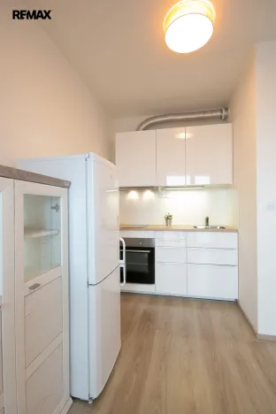 Prodej bytu 1+kk, Praha - Zličín, Sazovická, 33 m2