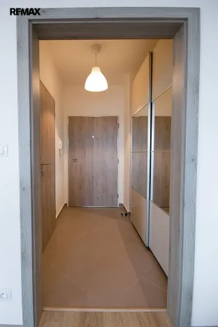 Prodej bytu 1+kk, Praha - Zličín, Sazovická, 33 m2