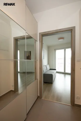 Prodej bytu 1+kk, Praha - Zličín, Sazovická, 33 m2