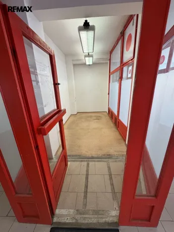Pronájem obchodního prostoru, Zlín, třída Tomáše Bati, 9 m2