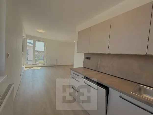 Pronájem bytu 2+kk, Pardubice, U Sportovní školy, 59 m2
