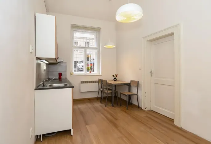 Pronájem komerční nemovitosti, Praha - Smíchov, Grafická, 29 m2