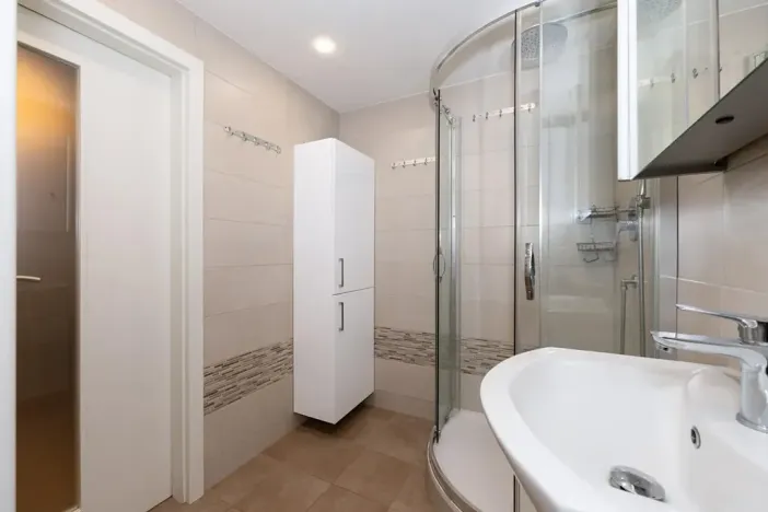 Pronájem komerční nemovitosti, Praha - Smíchov, Grafická, 29 m2