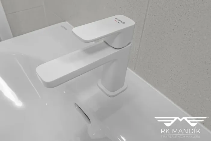 Pronájem bytu 1+kk, Praha - Prosek, Valečovská, 45 m2