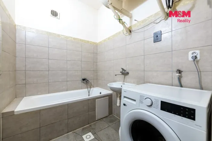 Prodej bytu 2+1, Dalovice, Průběžná, 42 m2