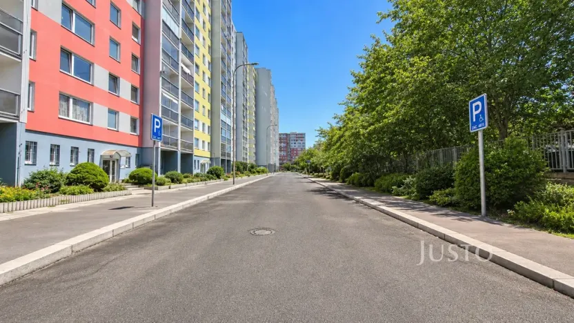 Prodej bytu 1+kk, Praha - Troja, Krynická, 28 m2