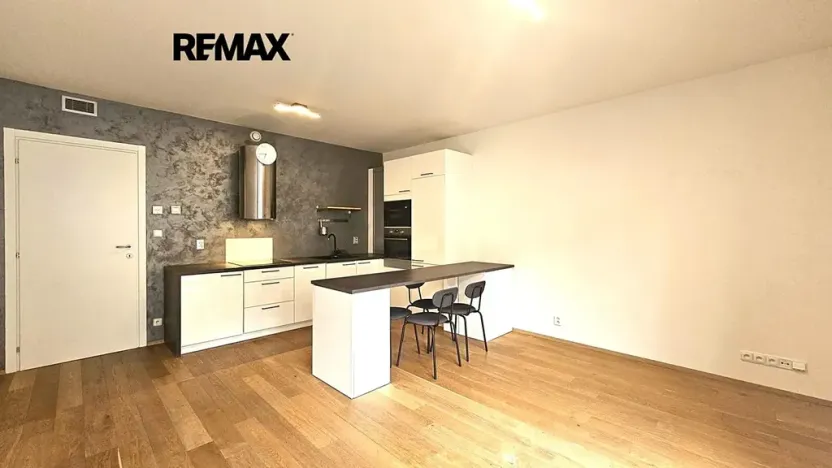 Pronájem bytu 2+kk, Praha - Libeň, Primátorská, 50 m2