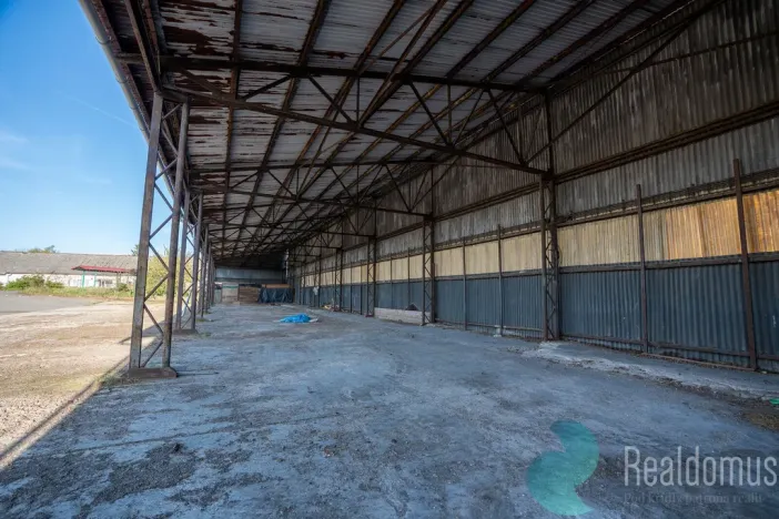 Prodej výrobních prostor, Chotětov, Husovo náměstí, 3000 m2