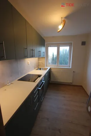 Pronájem bytu 2+1, Praha - Uhříněves, V bytovkách, 60 m2