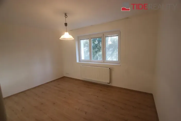 Pronájem bytu 2+1, Praha - Uhříněves, V bytovkách, 60 m2