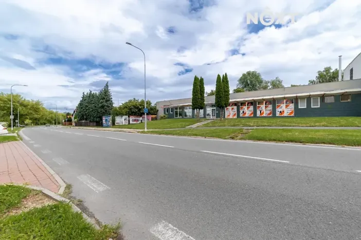 Pronájem obchodního prostoru, Karviná, tř. Těreškovové, 142 m2