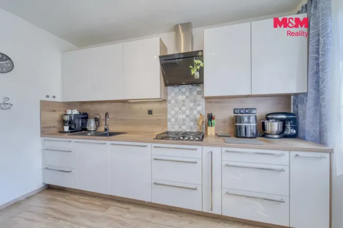 Prodej bytu 3+1, Praha - Prosek, Vysočanská, 69 m2