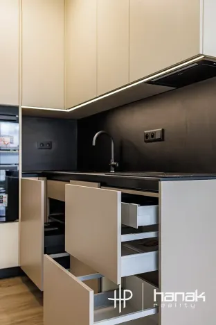 Pronájem bytu 2+kk, Olomouc, Třída Jiřího Pelikána, 71 m2