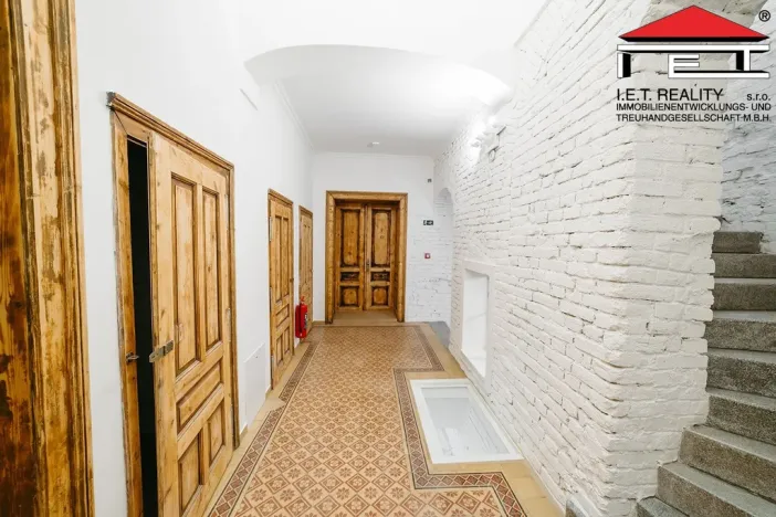 Prodej kanceláře, Frýdek-Místek, Zámecké nám., 89 m2