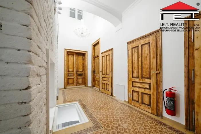 Prodej kanceláře, Frýdek-Místek, Zámecké nám., 89 m2